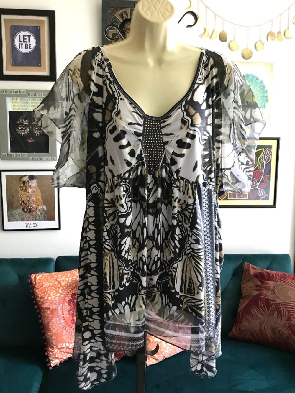 LIVE AND LET LIVE size 3X Abstract Butterfly Print Studded Draping Tunic Top